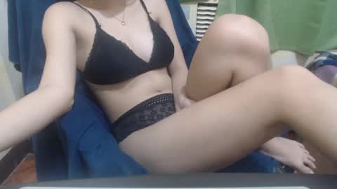 Snapshot of orgasm4ux chatting on December 4, 11:08 am orgasm4ux online show from December 4, 11:08 am