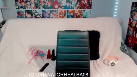 oriana savatil online show from March 7, 6:13 am