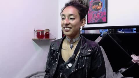 Snapshot of orianna_bodmod chatting on January 22, 5:59 am ORIANNA online show from January 22, 5:59 am