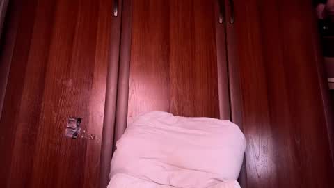 Snapshot of origamicat chatting on October 16, 4:08 pm origamicat online show from October 16, 4:08 pm