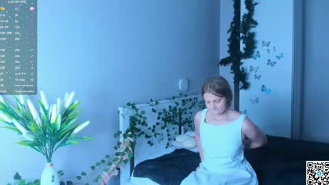 Snapshot of orivienne chatting on April 26, 2:59 pm Dolores online show from April 26, 2:59 pm