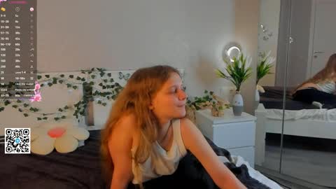 Snapshot of orivienne chatting on May 15, 3:52 pm Dolores online show from May 15, 3:52 pm