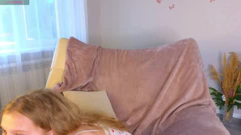 Snapshot of orivienne chatting on May 24, 3:17 pm Dolores online show from May 24, 3:17 pm