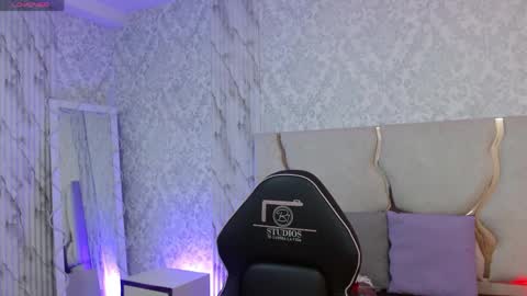 osamu_tay online show from April 2, 3:04 am