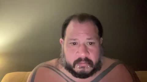 Snapshot of oscar_valentine chatting on March 18, 2:15 am oscar_valentine online show from March 18, 2:15 am