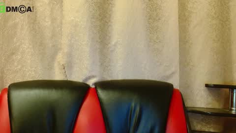 Snapshot of oscar_wildy chatting on March 26, 11:10 pm Oscar online show from March 26, 11:10 pm
