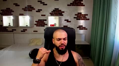 OscarWills online show from May 18, 4:18 am