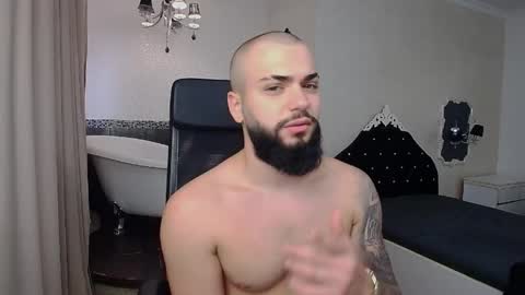 OscarWills online show from May 20, 5:13 am