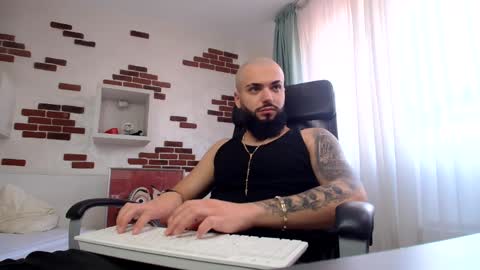 OscarWills online show from May 30, 7:38 am