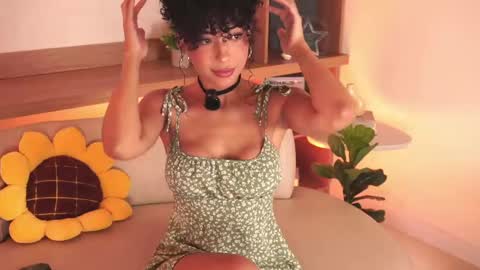 Oshun  online show from May 21, 12:45 pm