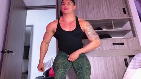 Snapshot of oskar_ford21 chatting on November 29, 3:37 pm Oskar Ford NEW ACCOUNT online show from November 29, 3:37 pm