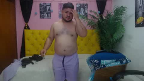 Snapshot of oso_gael chatting on February 26, 5:50 pm Bear Gael online show from February 26, 5:50 pm