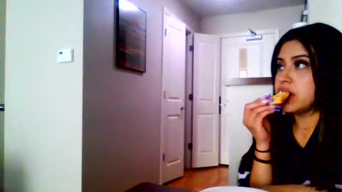 Snapshot of otherwonn11 chatting on June 14, 8:11 pm Chulo CLos online show from June 14, 8:11 pm