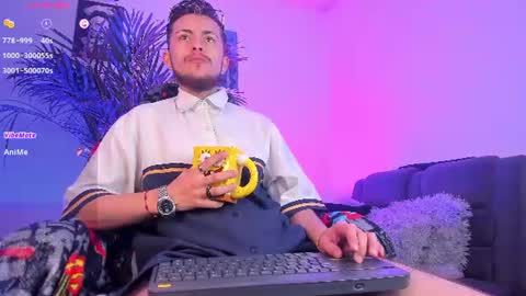 Snapshot of otter_wet chatting on July 6, 9:06 am otter_wet online show from July 6, 9:06 am