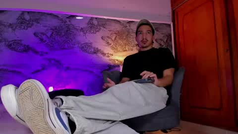 Otto Andrew online show from May 27, 5:04 am