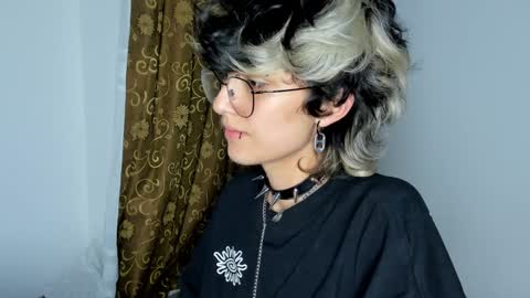 Otto 3 online show from December 17, 6:02 am