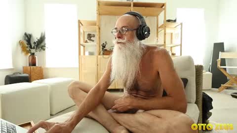 Otto Zeus online show from June 16, 11:40 pm