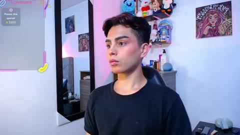 Owen  Independent model  online show from February 6, 7:45 am