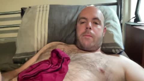 Snapshot of owenfn2 chatting on April 7, 6:25 am Owen2022 online show from April 7, 6:25 am