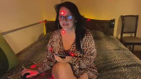 Snapshot of oxixlove chatting on August 4, 9:50 pm OxiXLove online show from August 4, 9:50 pm