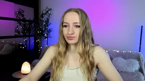 Oxy Foxie online show from April 15, 12:01 pm