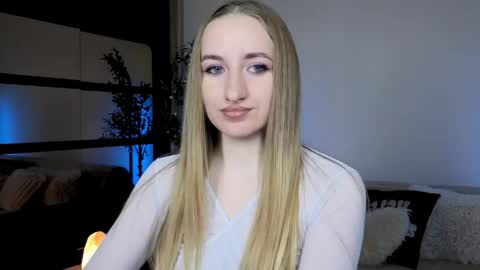 Oxy Foxie online show from May 23, 6:23 pm