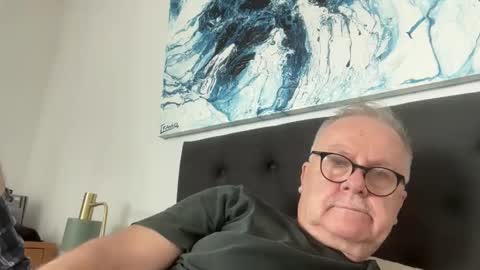 Snapshot of ozhairybearxxxx chatting on February 19, 12:50 am ozhairybearxxxx online show from February 19, 12:50 am