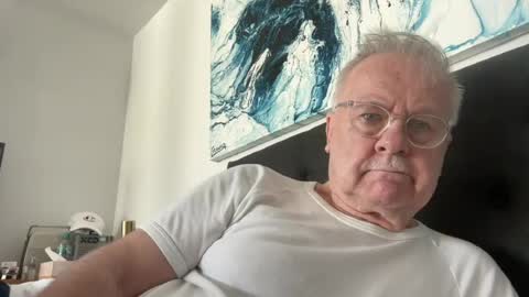 Snapshot of ozhairybearxxxx chatting on July 15, 5:34 am ozhairybearxxxx online show from July 15, 5:34 am