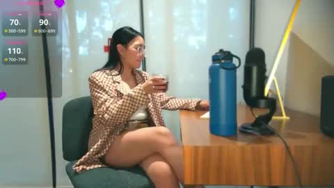 ozhmara online show from November 10, 1:43 pm