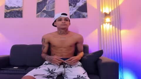 Snapshot of ozuna_hot_ chatting on July 3, 11:49 am ozuna_hot_ online show from July 3, 11:49 am