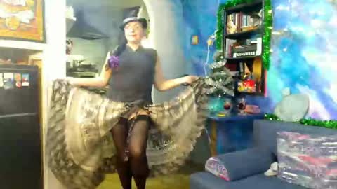 Snapshot of ozzy_helen chatting on December 24, 6:39 pm Ozzy Helen online show from December 24, 6:39 pm