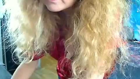 Snapshot of ozzy_helen chatting on January 7, 7:59 pm Ozzy Helen online show from January 7, 7:59 pm