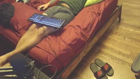 Snapshot of p_m_w_4l chatting on November 16, 11:43 pm Jay M online show from November 16, 11:43 pm