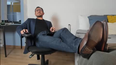 Snapshot of pablo_rincon95 chatting on March 21, 3:37 pm pablo rincon95 online show from March 21, 3:37 pm