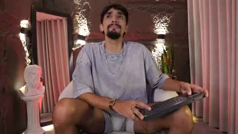 pablo online show from May 7, 6:30 am