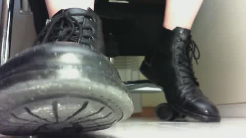 Snapshot of pablomenesssl chatting on February 11, 6:01 pm Pablo Meness online show from February 11, 6:01 pm