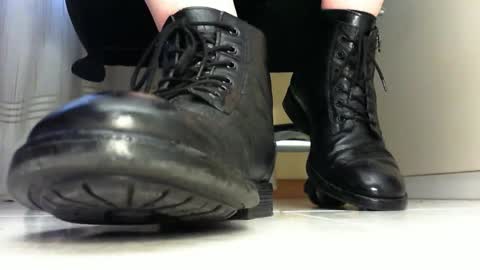 Snapshot of pablomenesssl chatting on February 18, 4:16 pm Pablo Meness online show from February 18, 4:16 pm