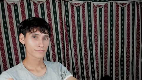 Snapshot of paimon_goetia chatting on October 31, 12:33 am Alexander Grigori online show from October 31, 12:33 am