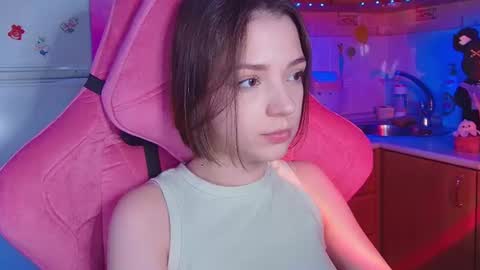 Snapshot of pambeeslyy chatting on July 9, 6:34 pm Pam online show from July 9, 6:34 pm