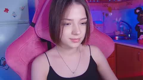 Snapshot of pambeeslyy chatting on July 11, 6:10 pm Pam online show from July 11, 6:10 pm