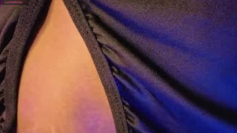 Snapshot of pameela_brown1 chatting on April 16, 6:52 pm Pamela online show from April 16, 6:52 pm