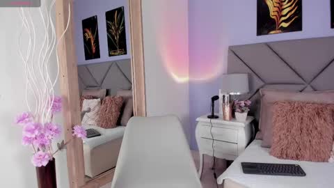 Snapshot of pamela_duque30 chatting on September 28, 12:32 pm Pamela Duque online show from September 28, 12:32 pm