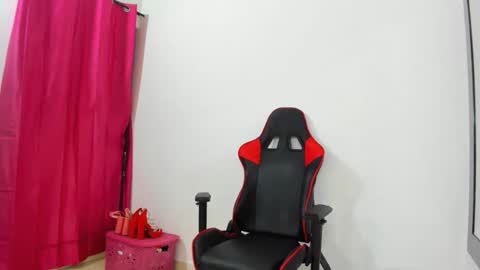 Snapshot of pamela_noah221 chatting on April 16, 7:09 am PAMELA online show from April 16, 7:09 am