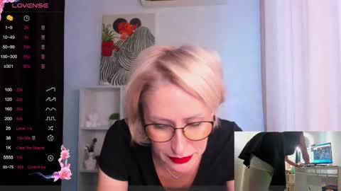 Snapshot of pamellamurphy chatting on October 17, 8:06 am pamellamurphy online show from October 17, 8:06 am