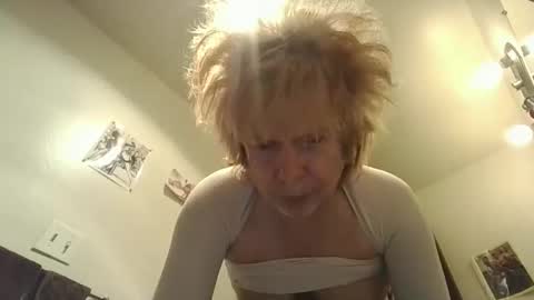 Snapshot of paminpantyhose chatting on October 7, 6:16 pm paminpantyhose online show from October 7, 6:16 pm