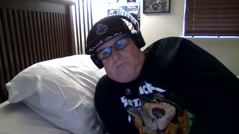 Snapshot of panos678442 chatting on April 21, 7:50 pm panos online show from April 21, 7:50 pm