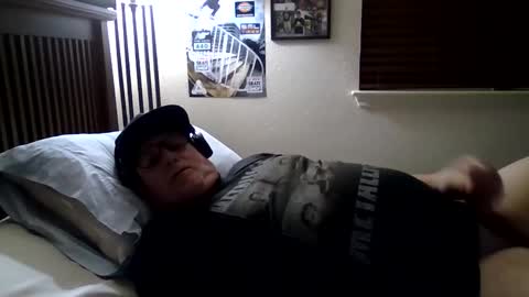 Snapshot of panos678442 chatting on April 25, 9:23 am panos online show from April 25, 9:23 am