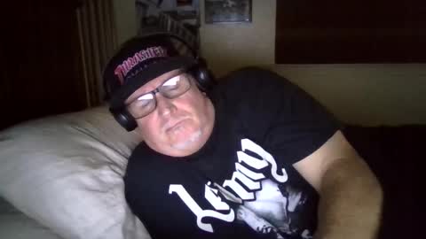 Snapshot of panos678442 chatting on May 18, 3:57 am panos online show from May 18, 3:57 am