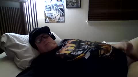 Snapshot of panos678442 chatting on May 19, 6:42 am panos online show from May 19, 6:42 am