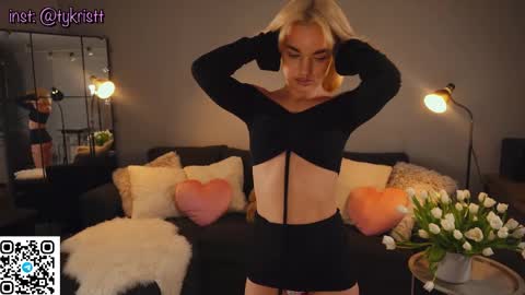 Snapshot of pantykrist chatting on February 7, 6:33 pm Kristina Kriss online show from February 7, 6:33 pm